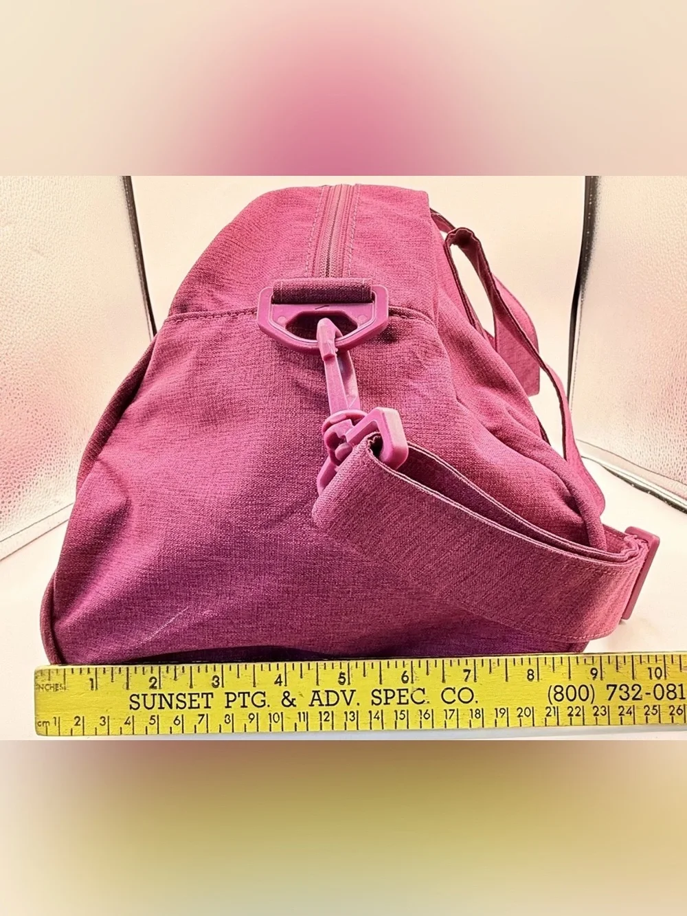 Nike Gym Club Training Duffel shoulder sport Bag heathered burgundy  Rush Pink
